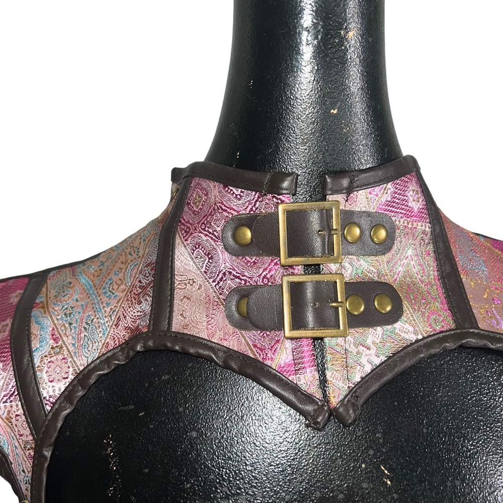 Pink corset - Picture 3 of 16